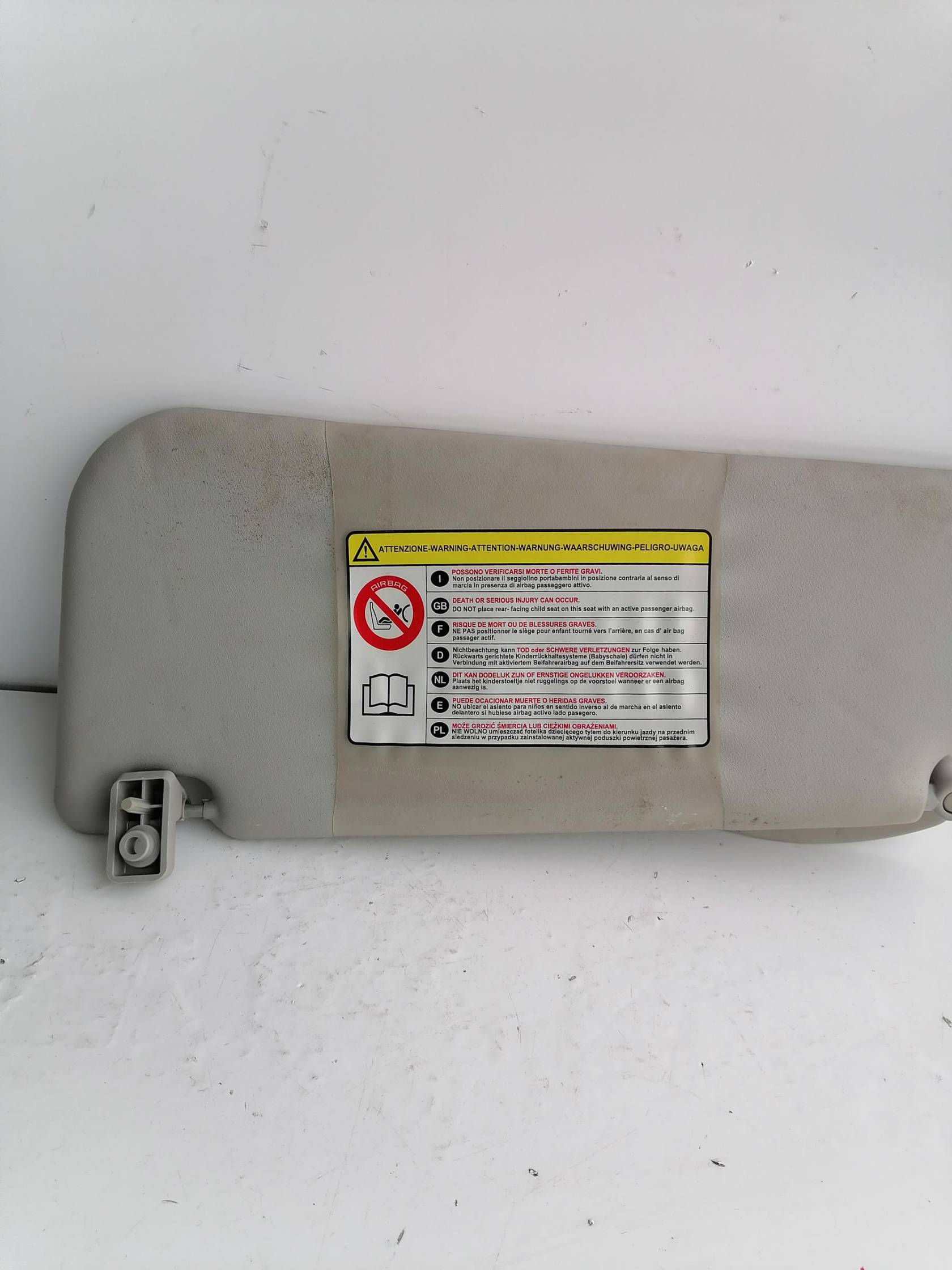 Aletta parasole parabrezza dx.